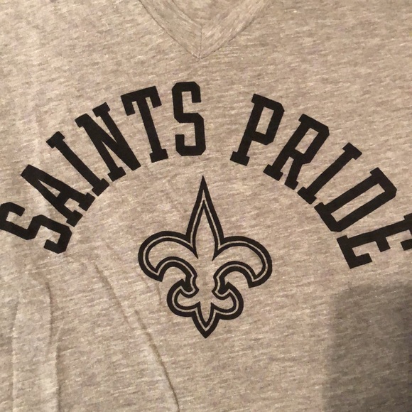 GUC VS Pink Saints Pride T-Shirt - Picture 2 of 5